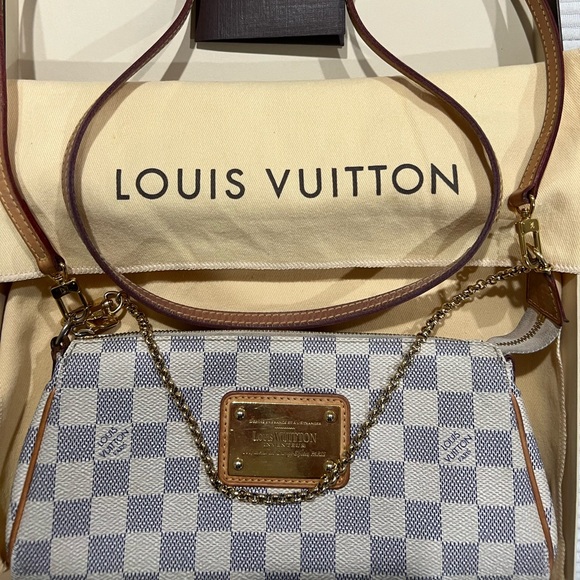 Louis Vuitton Cream and Brown Checkered Shoulder Bag - Picture 1 of 5